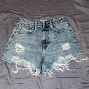 forever 21 light wash distressed high rise jean shorts size 26